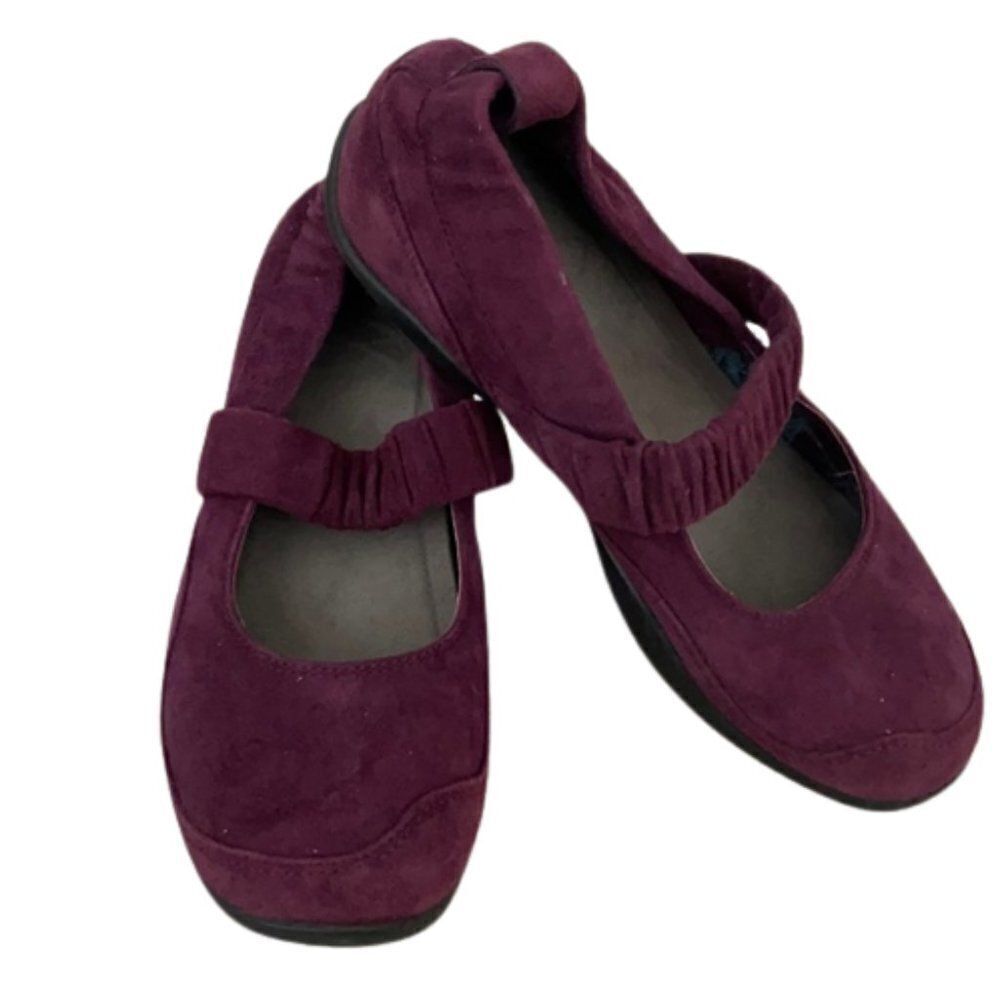 Dansko Chrissy Mary Jane Women Size 38 Purple Suede Comfort slip on hidden wedge